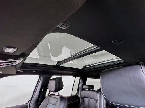 2022 Jeep Wagoneer Series III 4x4