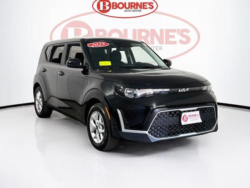Fusion Black 2025 Kia Soul LX