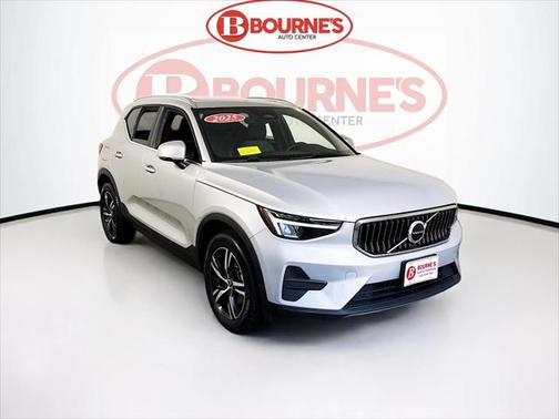 2025 Volvo XC40 B5 Core Bright Theme
