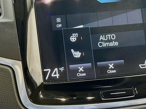 2021 Volvo XC90 T5 Momentum