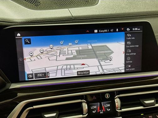 Mineral White Metallic 2021 BMW X7 xDrive40i