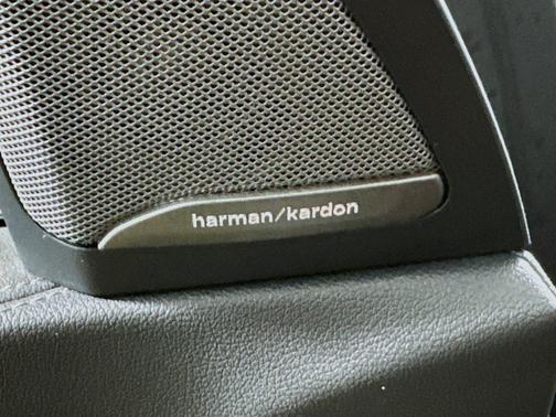 Mineral White Metallic 2021 BMW X5 xDrive40i