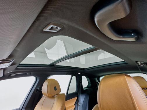 Mineral White Metallic 2021 BMW X5 xDrive40i