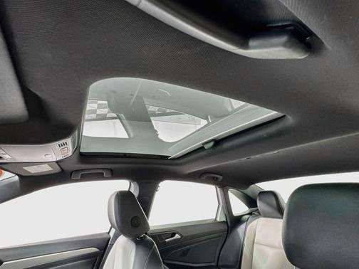 Pure White 2020 Volkswagen Jetta 1.4T R-Line