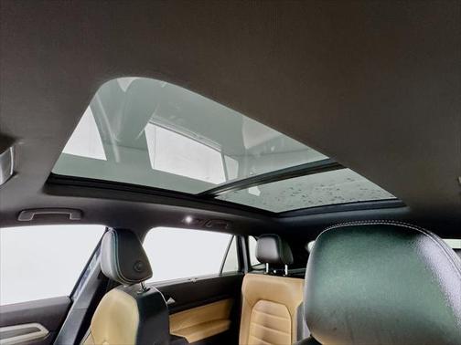 2022 Volkswagen Atlas Cross Sport 3.6L V6 SEL Premium R-Line