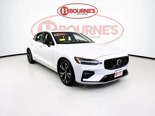 2024 Volvo S60 B5 Plus Dark Theme