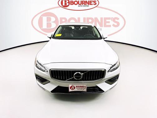 2023 Volvo S60 B5 Ultimate Bright Theme