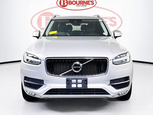 Bright Silver Metallic 2019 Volvo XC90 T6 Momentum