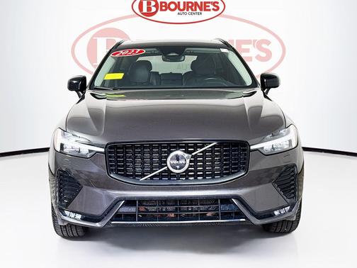 Platinum Grey Metallic 2023 Volvo XC60 B5 Plus Dark Theme