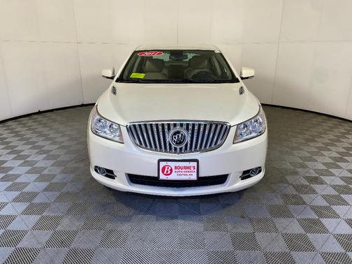 Photo 3 of 25 of 2011 Buick LaCrosse CXL