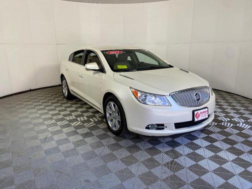 Photo 4 of 25 of 2011 Buick LaCrosse CXL