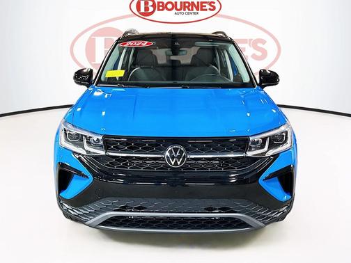 2024 Volkswagen Taos 1.5T SE Black