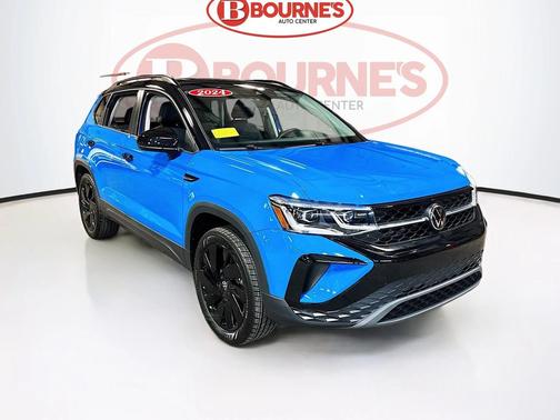 2024 Volkswagen Taos 1.5T SE Black