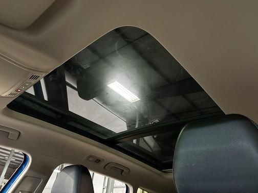 2024 Volkswagen Taos 1.5T SE Black