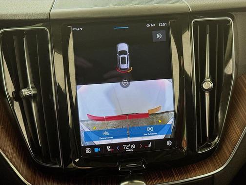 Onyx Black Metallic 2023 Volvo XC60 B5 Plus Bright Theme