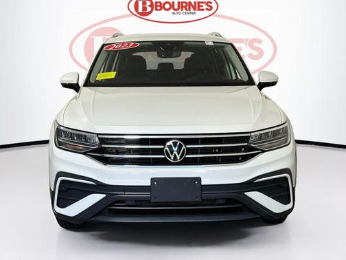 Opal White Pearl 2023 Volkswagen Tiguan 2.0T SE 4MOTION