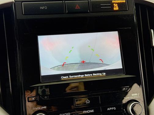 Crystal White Pearl 2022 Subaru Ascent Base 8-Passenger