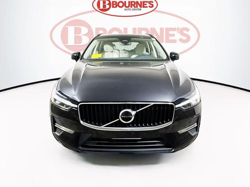 2022 Volvo XC60 B5 Momentum
