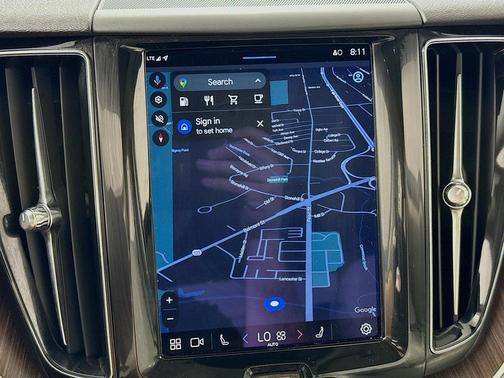 2022 Volvo XC60 B5 Momentum