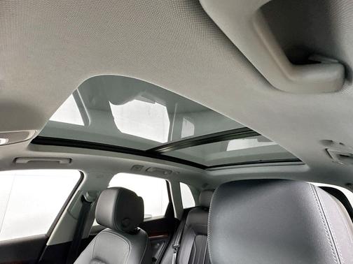 Manhattan Gray Metallic 2023 Audi Q5 40 Premium