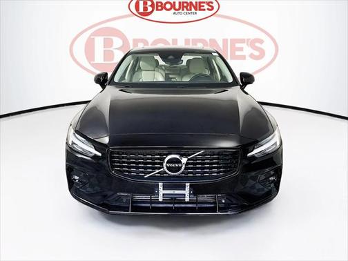 2021 Volvo S60 T5 Momentum