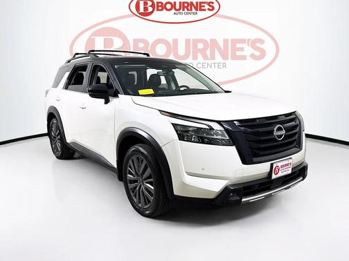 2023 Nissan Pathfinder SL 4WD
