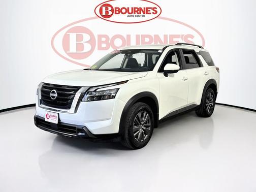 Pearl White Tricoat 2024 Nissan Pathfinder SV 4WD