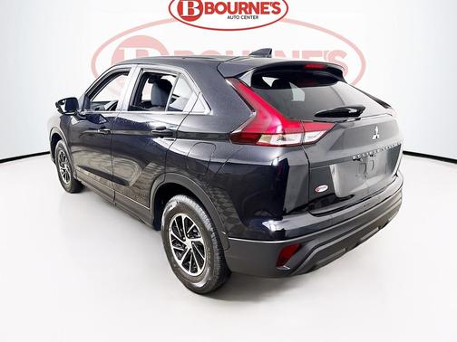 Labrador Black Pearl 2024 Mitsubishi Eclipse Cross ES