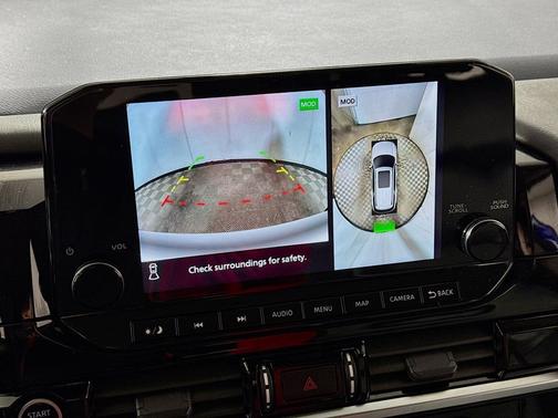 2023 Nissan Pathfinder SL 4WD