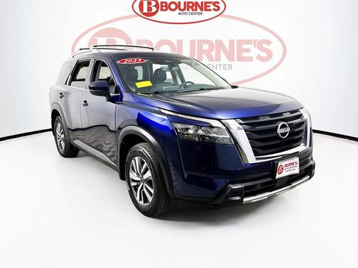 2023 Nissan Pathfinder SL 4WD