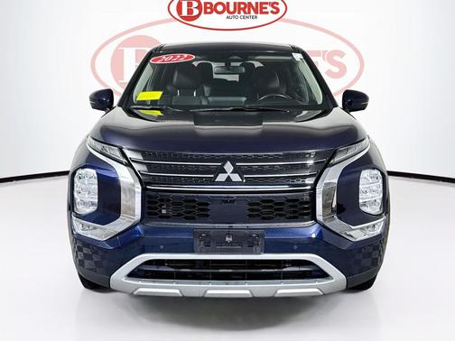 Cosmic Blue Metallic 2022 Mitsubishi Outlander SE