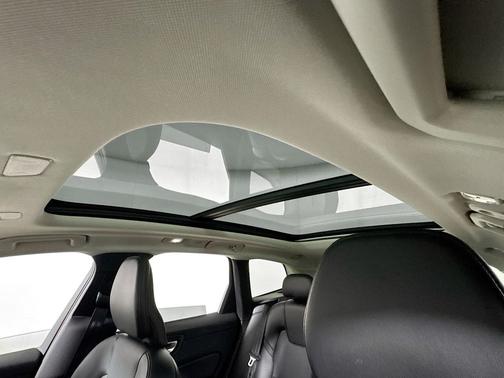 2025 Volvo XC60 B5 Core