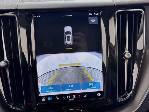 2025 Volvo XC60 B5 Core