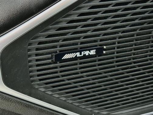 Diamond Black Crystal Pearlcoat 2022 Jeep Wagoneer Series II 4x4