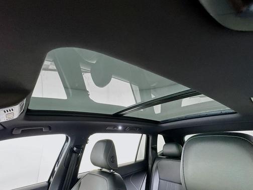 2022 Volkswagen Tiguan 2.0T SE R-Line Black 4MOTION