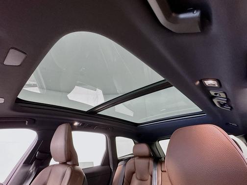 2021 Volvo XC60 T5 Momentum