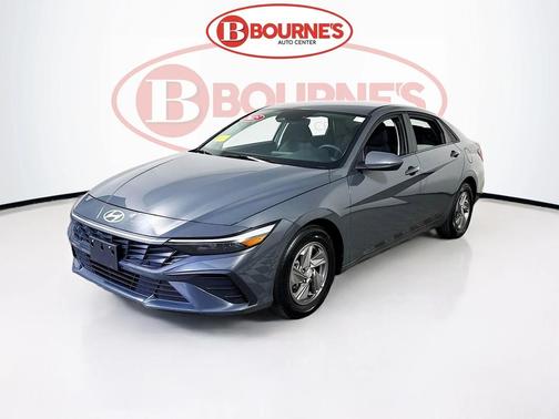 2025 Hyundai ELANTRA SE