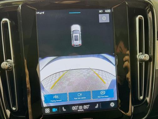 2025 Volvo XC40 B5 Core Bright Theme