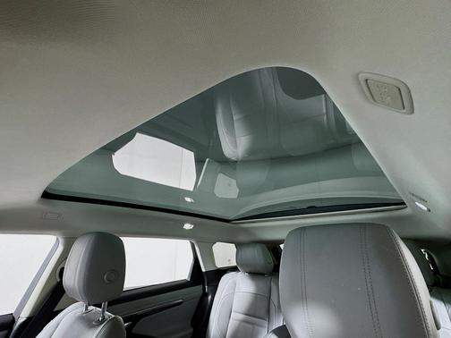 2020 Land Rover Range Rover Evoque SE