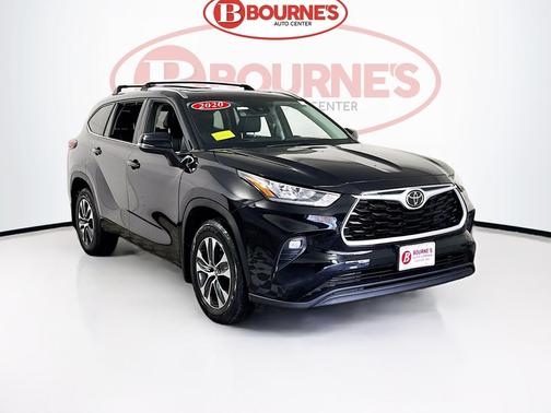 Midnight Black Metallic 2020 Toyota Highlander XLE