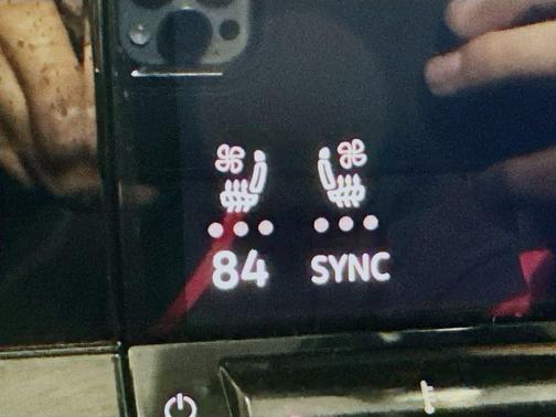 2024 Volkswagen Atlas Cross Sport 2.0T SE w/Technology 4MOTION