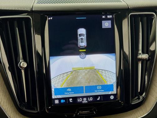2022 Volvo XC60 B5 Inscription