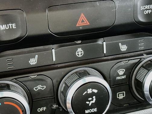 Diamond Black Crystal Pearlcoat 2023 RAM 1500 Big Horn/Lone Star