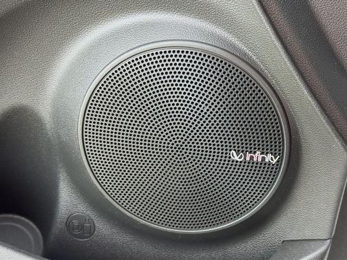 Chalk White 2019 Hyundai KONA SEL