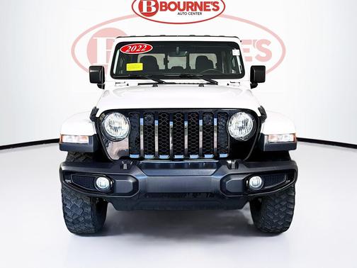 Bright White Clearcoat 2022 Jeep Gladiator Willys 4x4