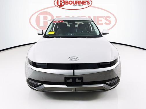 2024 Hyundai IONIQ 5 SE Standard Range