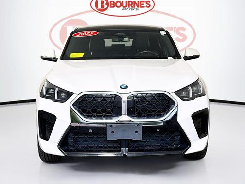 Alpine White 2025 BMW X2 xDrive28i