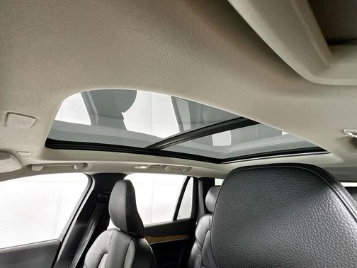 2024 Volvo XC90 B6 Plus Bright Theme 7-Seater