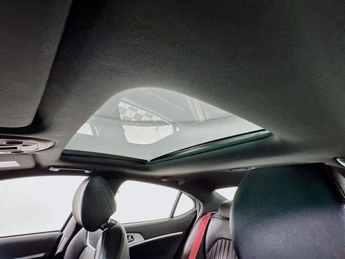 2023 Genesis G70 2.0T AWD