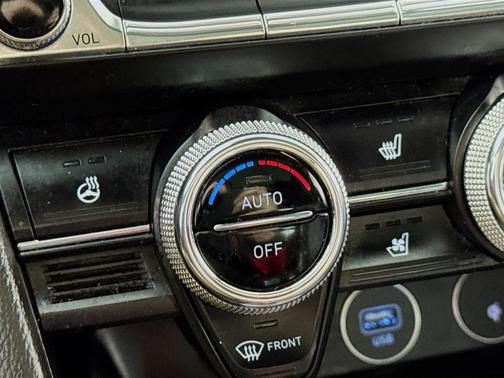 2023 Genesis G70 2.0T AWD